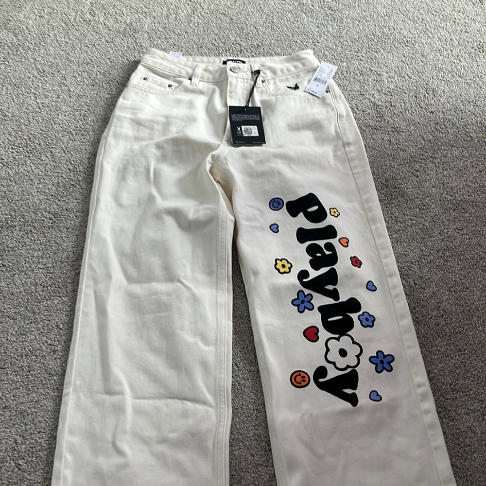 NWT - playboy cream colored jeans! - size 26